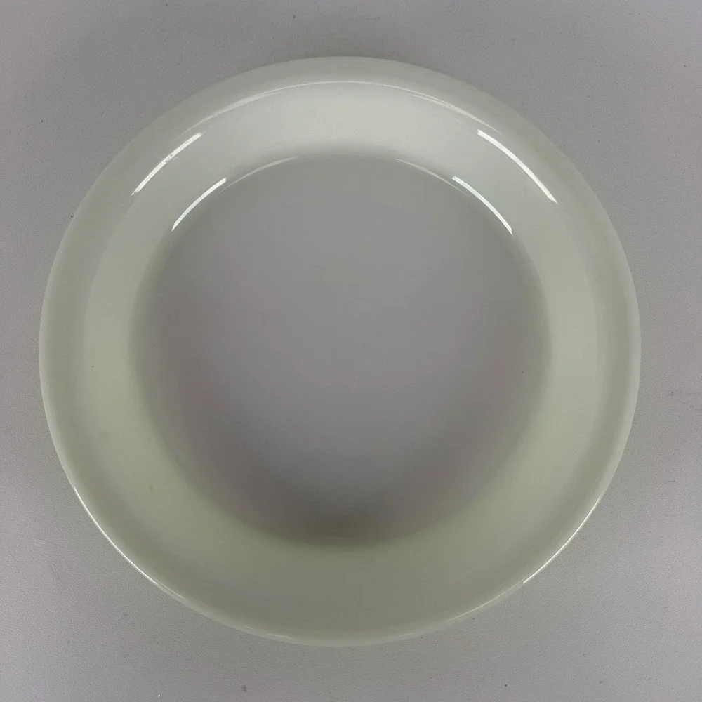 Vintage Pyrex 909 9 Inch Chartreuse Lime Green Milk Glass Pie Plate Dish USA